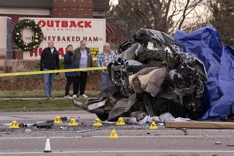 2 people killed in crash on I-25 in Denver